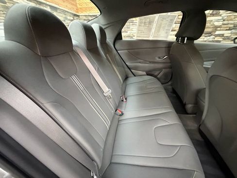 Certified 2023 Hyundai Elantra SEL w/ Convenience Package image 31