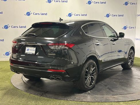 Used 2024 Maserati Levante GT Ultima AWD/4WD image 3