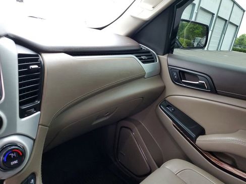 Used 2017 GMC Yukon SLT RWD image 25