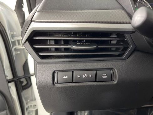 New 2025 Nissan Altima 2.5 SR image 31