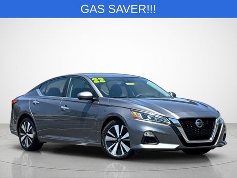Used 2022 Nissan Altima 2.5 SV FWD image 2
