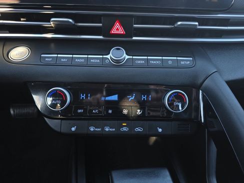 Certified 2023 Hyundai Elantra SEL w/ Convenience Package image 20