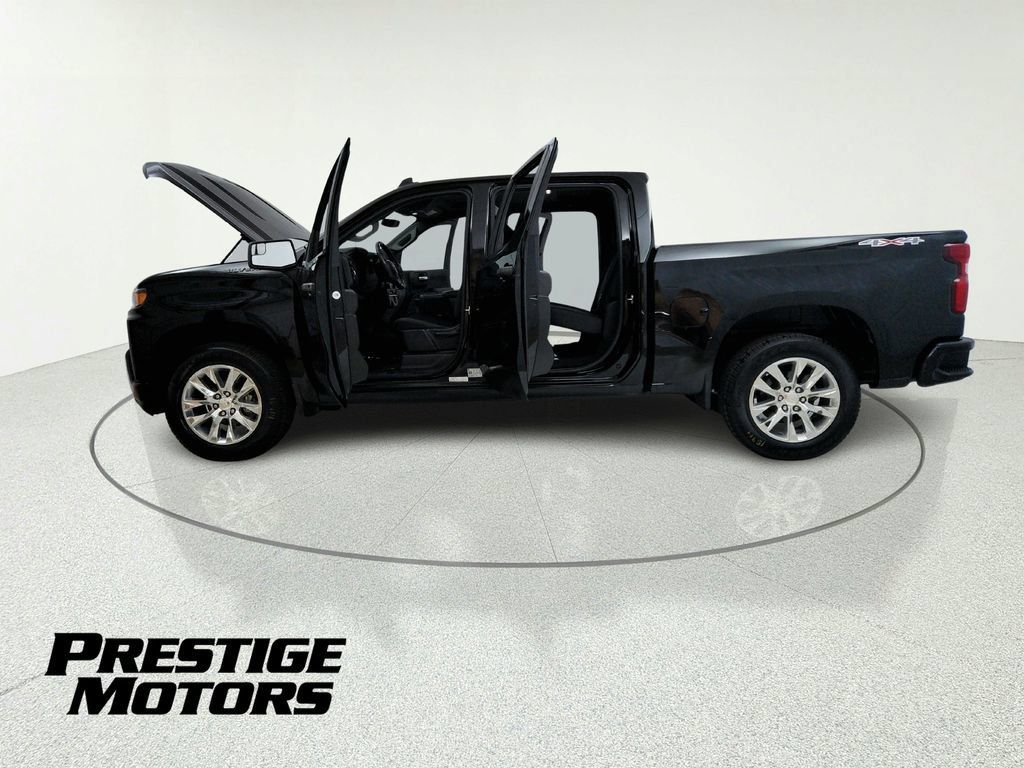 Used 2019 Chevrolet Silverado 1500 Custom w/ Custom Value Package AWD/4WD image 11