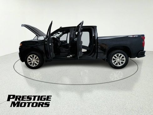Used 2019 Chevrolet Silverado 1500 Custom w/ Custom Value Package AWD/4WD image 11