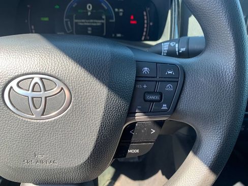 Used 2025 Toyota Camry LE FWD image 28
