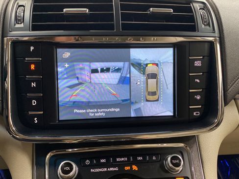 Used 2018 Lincoln Continental Reserve AWD/4WD image 14