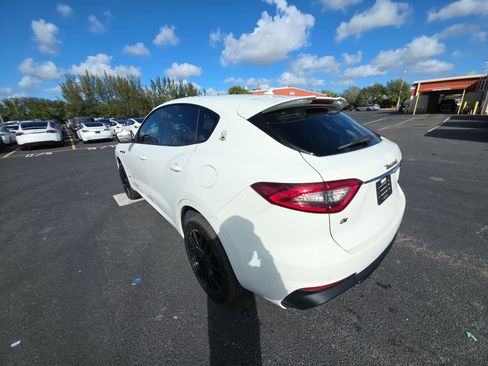 Used 2019 Maserati Levante GranSport image 5