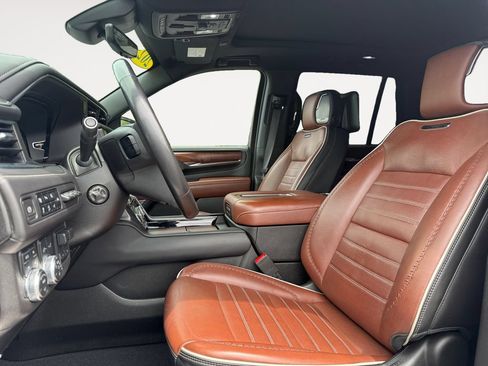 Used 2023 GMC Yukon Denali Ultimate AWD/4WD image 9