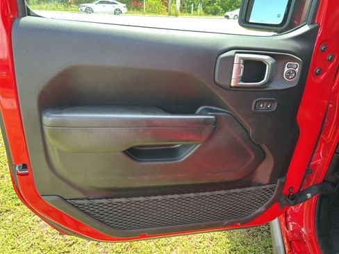 Used 2024 Jeep Wrangler Unlimited Rubicon image 9