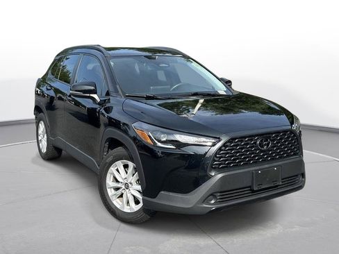 Certified 2024 Toyota Corolla Cross LE FWD image 4