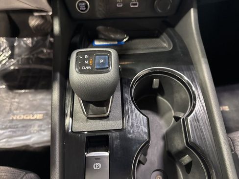 Used 2021 Nissan Rogue SV image 23