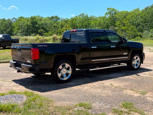 Used 2014 Chevrolet Silverado 1500 High Country w/ High Country Premium Package AWD/4WD image 5