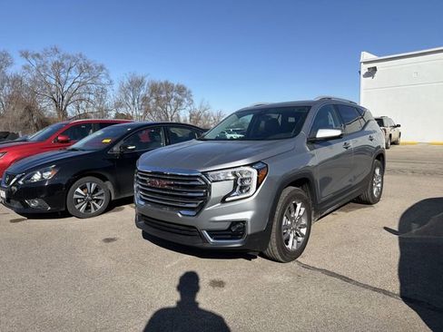 Certified 2024 GMC Terrain SLT w/ Infotainment Package II image 4