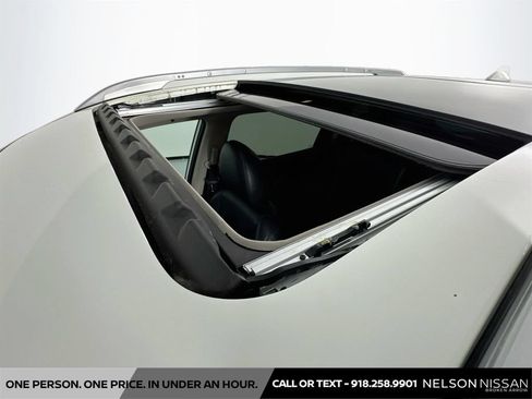 Used 2018 Nissan Rogue SV w/ Sun & Sound Touring Package FWD image 22