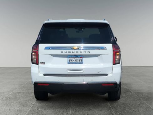 Used 2022 Chevrolet Suburban LT w/ Luxury Package image 4