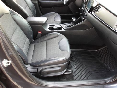 Used 2018 Kia Niro EX w/ EX Touring Graphite Edition FWD image 8