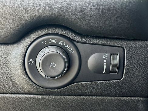 Used 2021 Dodge Durango SXT image 10