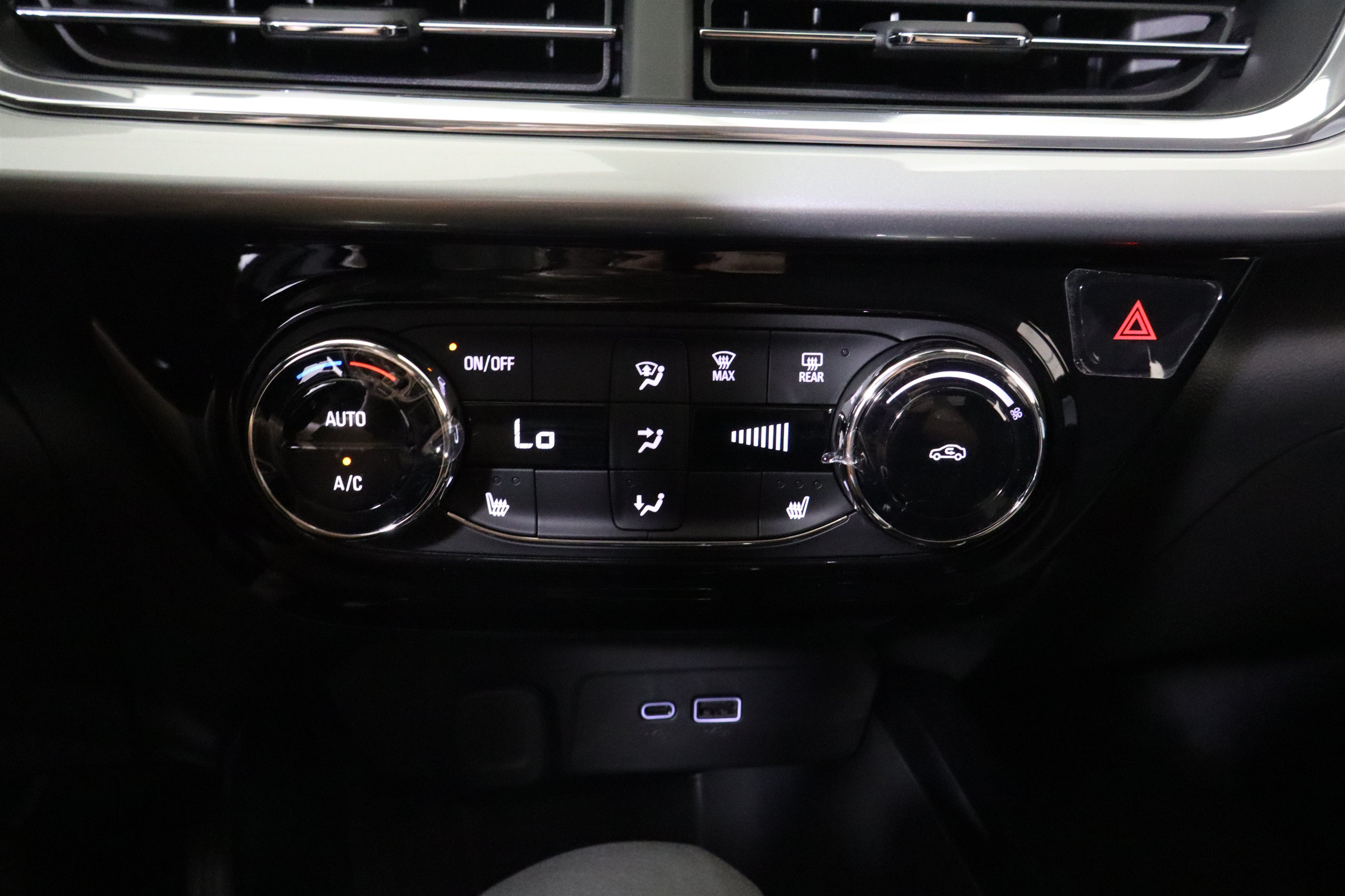 New 2026 Chevrolet Trax LT w/ Midnight Edition FWD image 27