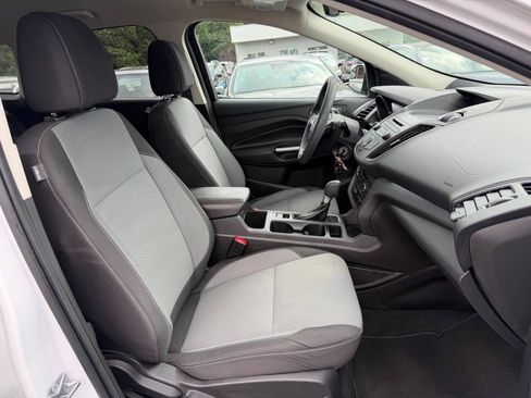 Used 2017 Ford Escape SE AWD/4WD image 12