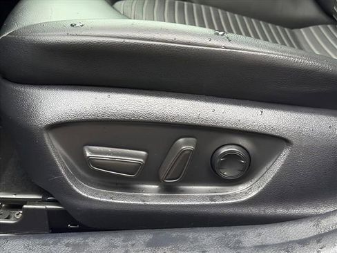 Used 2023 Toyota Camry SE image 16