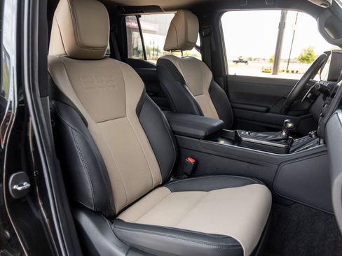 Used 2024 Lexus GX 550 AWD/4WD image 44