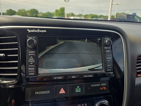 Used 2015 Mitsubishi Outlander GT AWD/4WD image 12