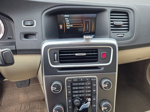 Used 2012 Volvo S60 T5 w/ Multimedia Pkg image 22