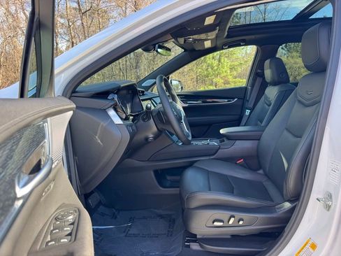 Certified 2025 Cadillac XT5 Premium Luxury image 25