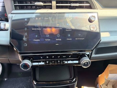 New 2027 Chevrolet Bolt LT w/ Comfort Package FWD image 28