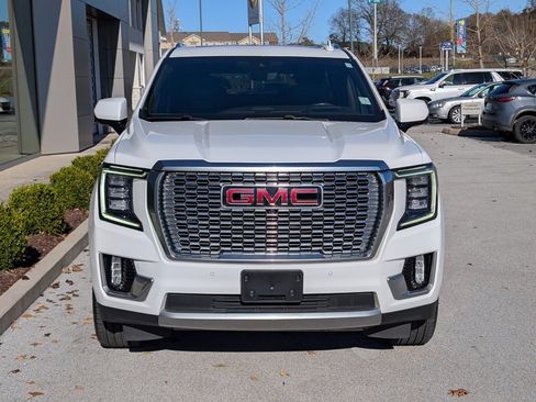 Used 2021 GMC Yukon Denali w/ Denali Premium Package image 10
