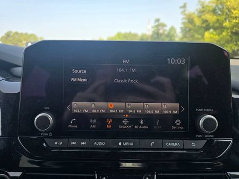 Used 2024 Nissan Pathfinder SV w/ SV Premium Package FWD image 19