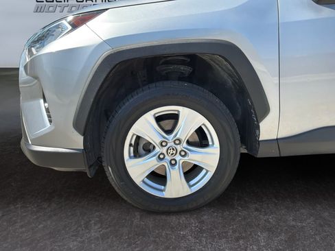 Used 2021 Toyota RAV4 XLE FWD image 9