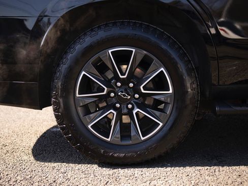 Used 2021 Chevrolet Tahoe Z71 w/ Z71 Off-Road Package image 26