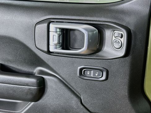 Used 2023 Jeep Wrangler Unlimited w/ Cold Weather Group AWD/4WD image 15