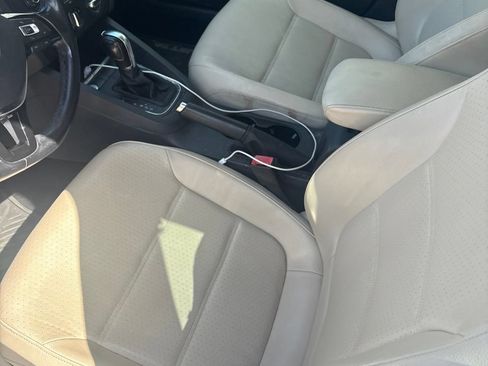 Used 2017 Volkswagen Jetta SE FWD image 11