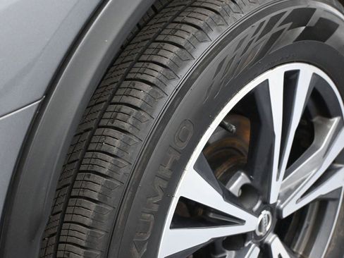 Used 2019 Nissan Rogue SV w/ Premium Package AWD/4WD image 11