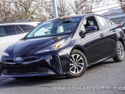 Used 2020 Toyota Prius L Eco image 14