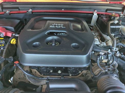 Used 2023 Jeep Wrangler Unlimited Sahara w/ Cold Weather Group AWD/4WD image 34