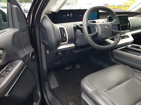 Used 2025 Ford Expedition Active AWD/4WD image 10
