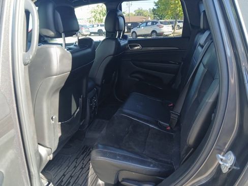 Used 2017 Jeep Grand Cherokee Altitude image 11