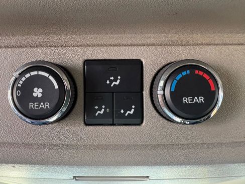 Used 2015 Nissan Armada SL image 15