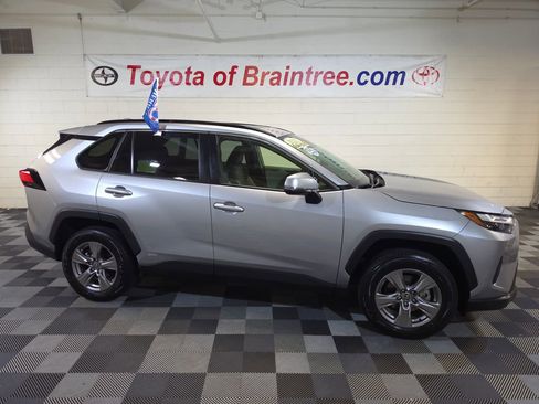 Certified 2025 Toyota RAV4 XLE w/ Convenience Package AWD/4WD image 1