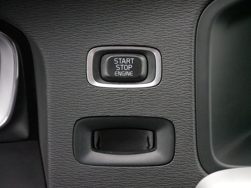 Used 2018 Volvo V60 T5 Cross Country w/ Convenience Package image 29