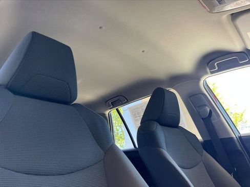 Certified 2022 Toyota RAV4 LE AWD/4WD image 18