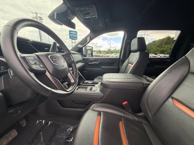 Used 2024 GMC Sierra 2500 AT4 w/ AT4 Preferred Package AWD/4WD image 12