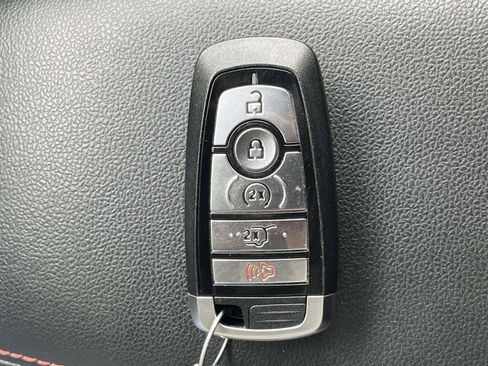 Used 2025 Ford Escape ST-Line w/ Cold Weather Package AWD/4WD image 4