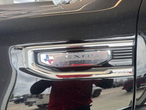 Used 2025 GMC Sierra 1500 SLT image 7