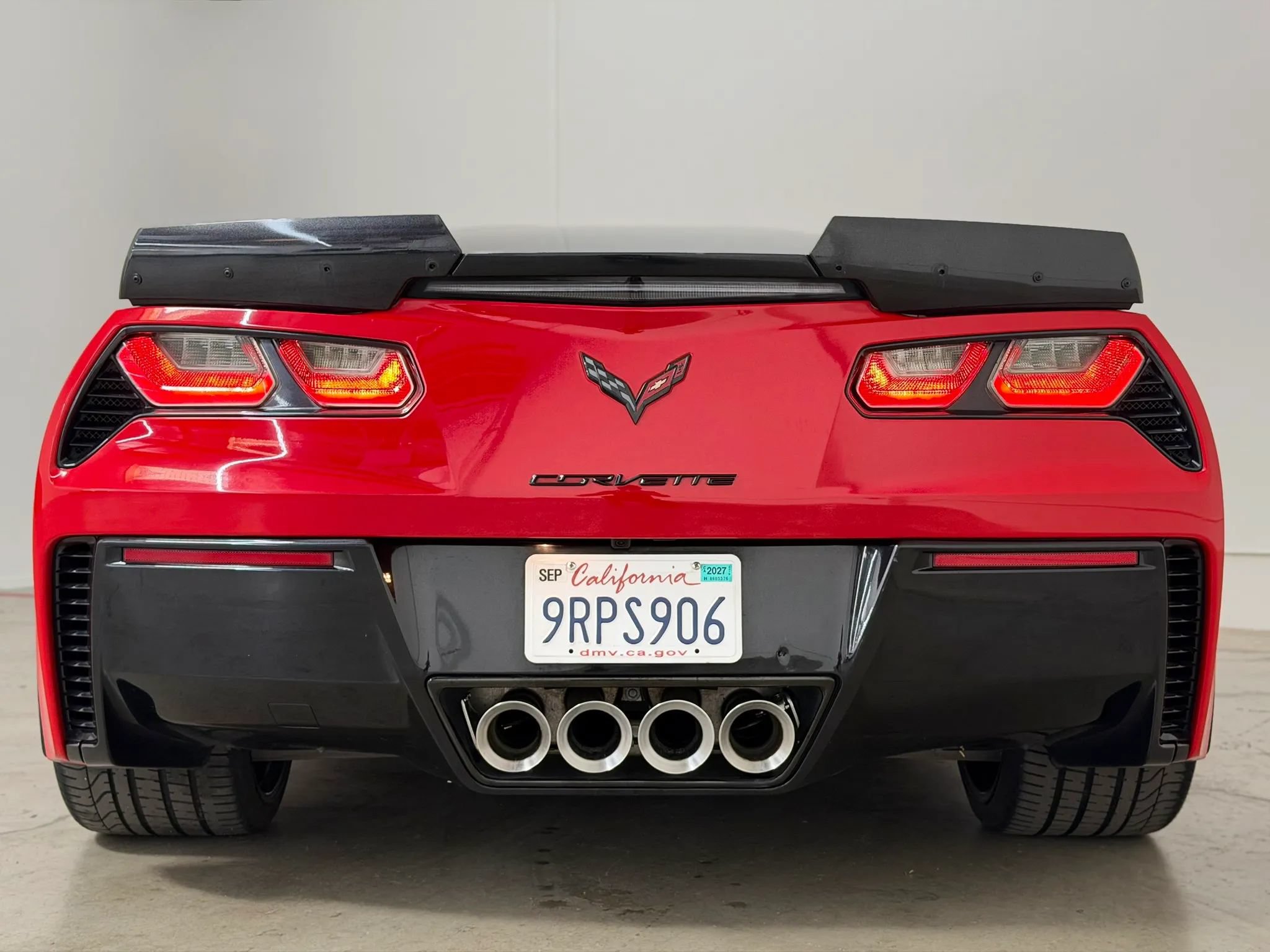 Used 2015 Chevrolet Corvette Z06 w/ 3LZ Preferred Equipment Group RWD image 9