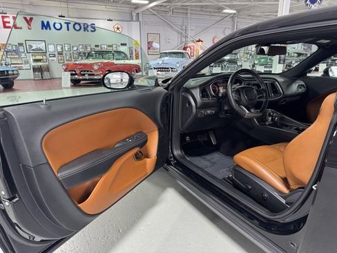 Used 2019 Dodge Challenger SRT Hellcat Redeye image 11