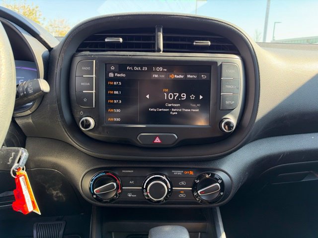 Certified 2025 Kia Soul LX w/ LX Technology Package FWD image 14